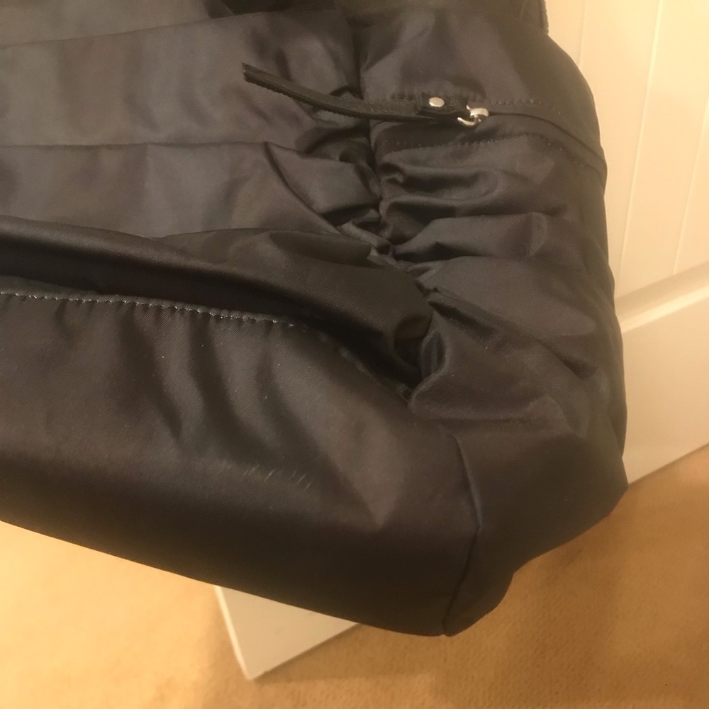 Lululemon triumphant bag - Picture 4 of 15